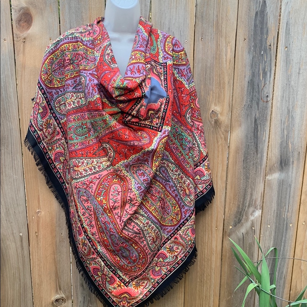 Liberty of London Authentic Eye catching Paisley Pattern Wool Shawl W/Fringe EC